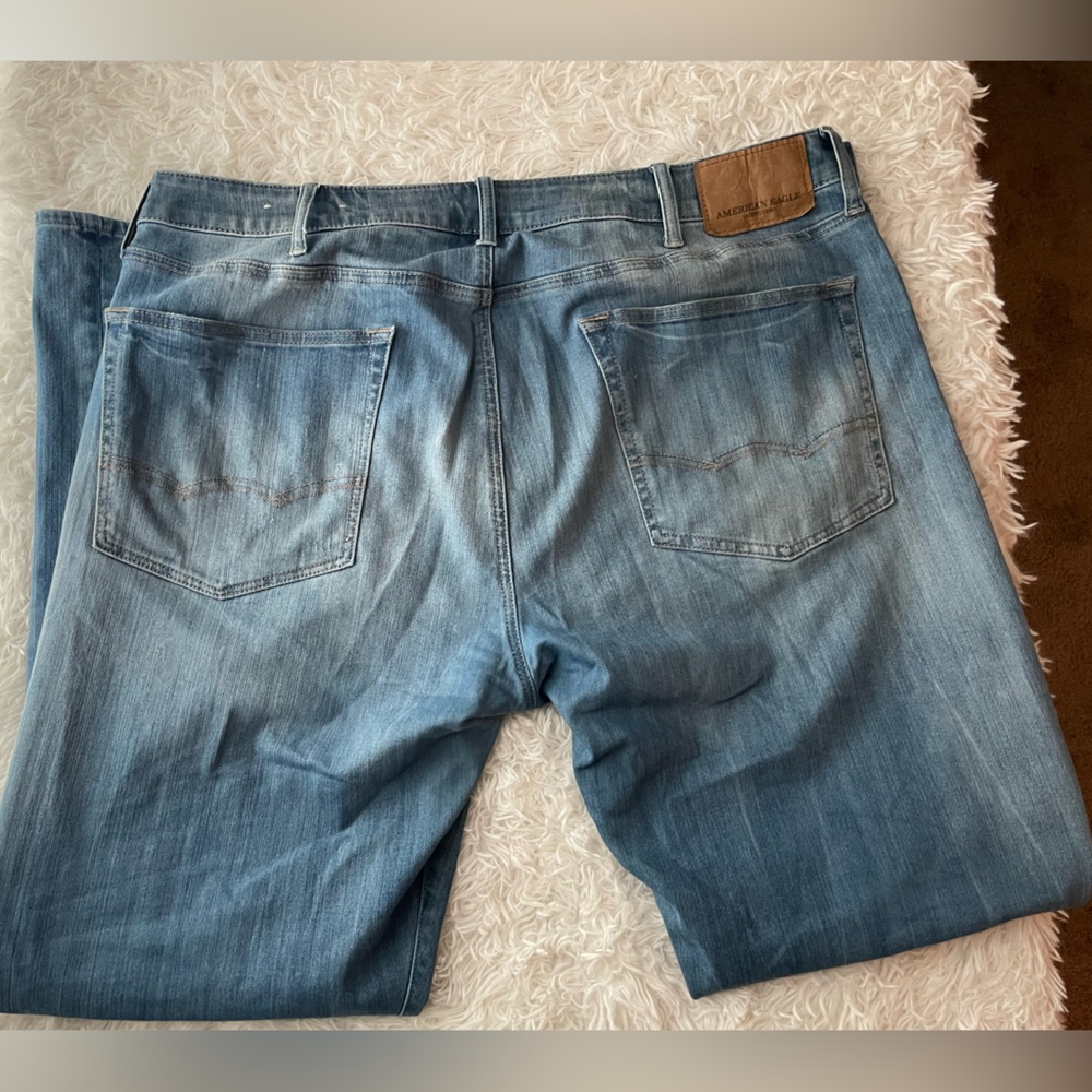 38x34 American Eagle Light Wash Relaxed Straight Fit Extreme Flex Jeans